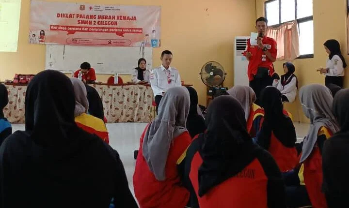 PMR SMKN 2 dan SMAN 5 Kota Cilegon Gelar Diklat Gabungan Bahas Bahaya Napza