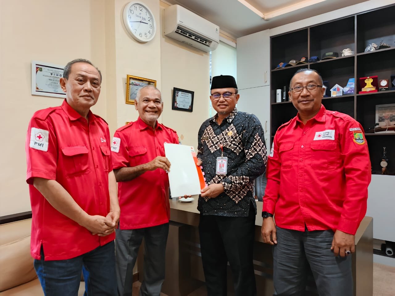 PMI Kota Cilegon Sampaikan Laporan Penanggulangan Banjir kepada Pemerintah Kota Cilegon