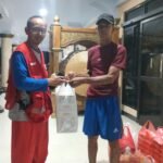 PMI Kota Cilegon Salurkan Bantuan Makanan untuk Warga Terdampak Banjir di Lingkungan Sambirata