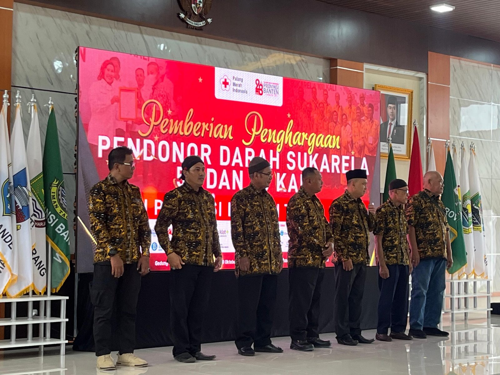 220 Pendonor Terima Penghargaan Donor Darah Sukarela dari PMI Provinsi Banten